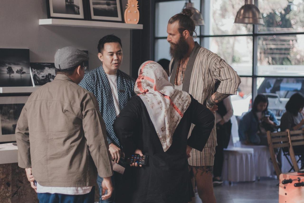 Nomad Hostel Kemang Jakarta Exteriör bild