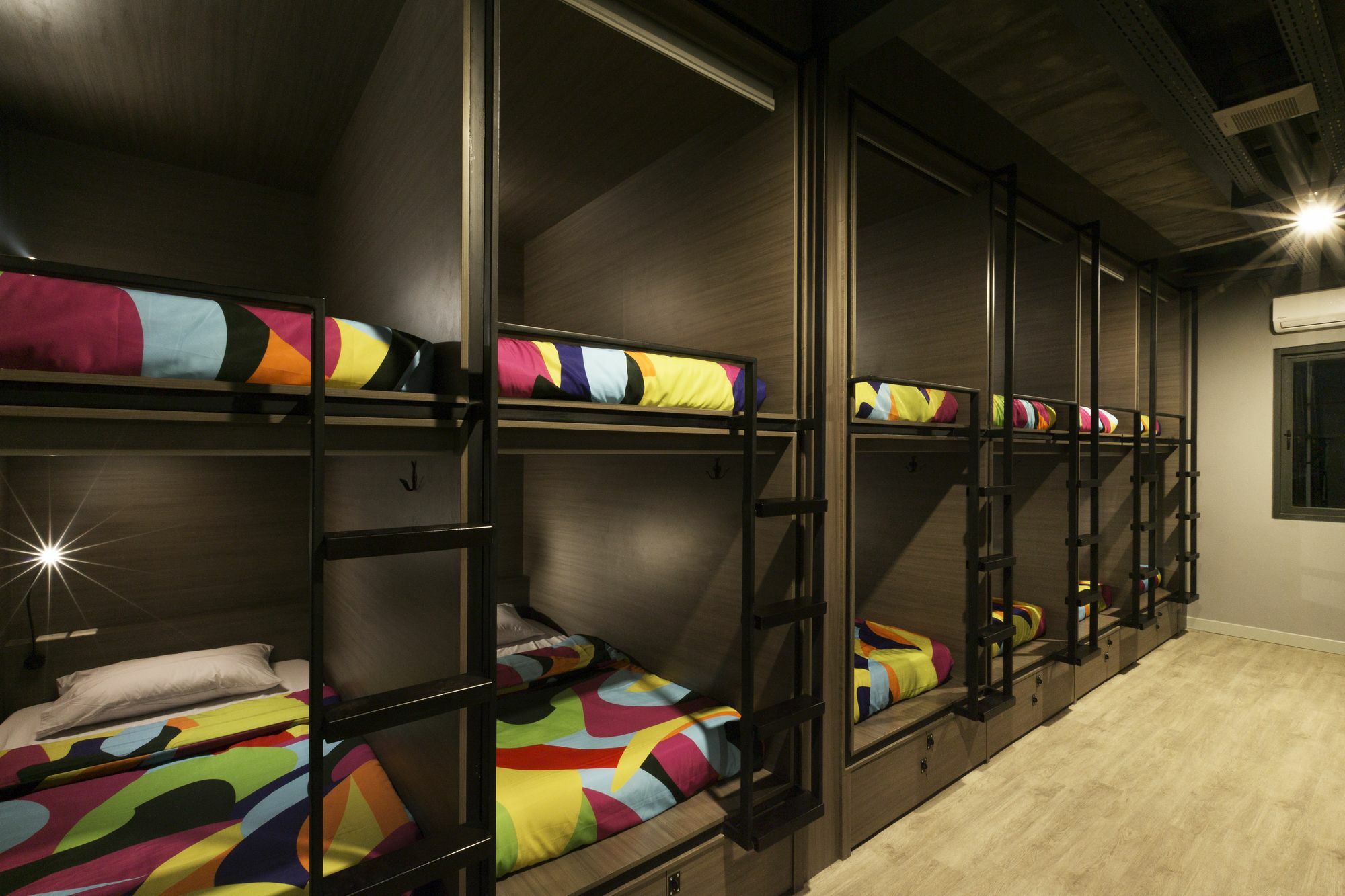 Nomad Hostel Kemang Jakarta Exteriör bild