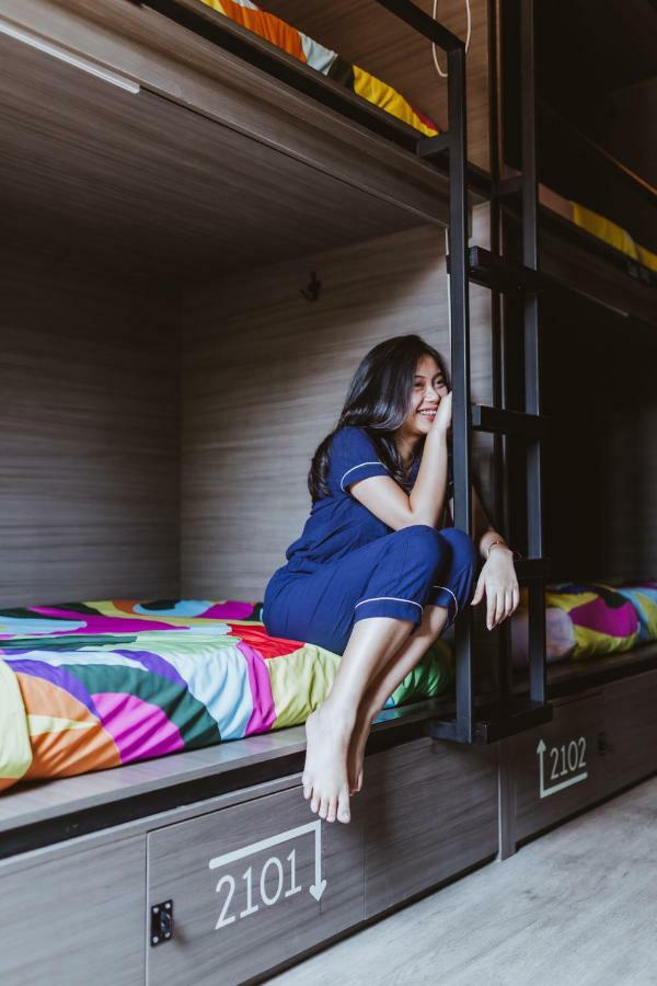 Nomad Hostel Kemang Jakarta Exteriör bild