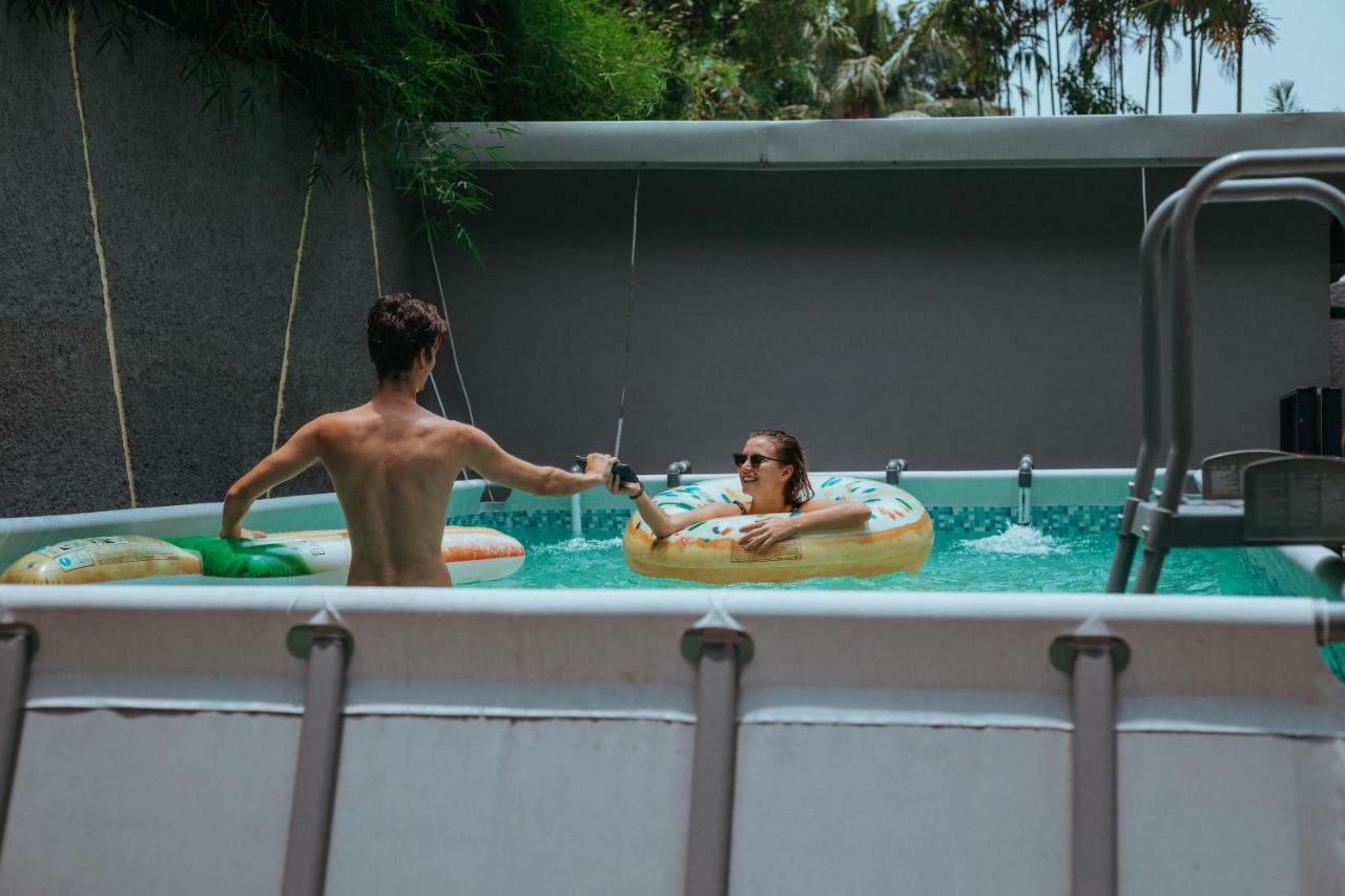 Nomad Hostel Kemang Jakarta Exteriör bild